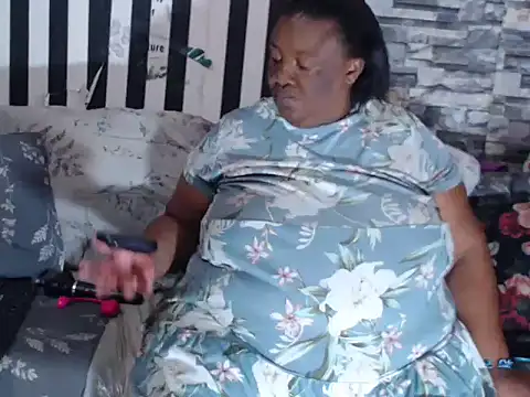 BigHotMatureXx online show from February 4, 7:00 am