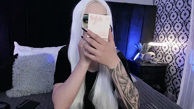 Adeelinee online show from November 7, 8:36 pm