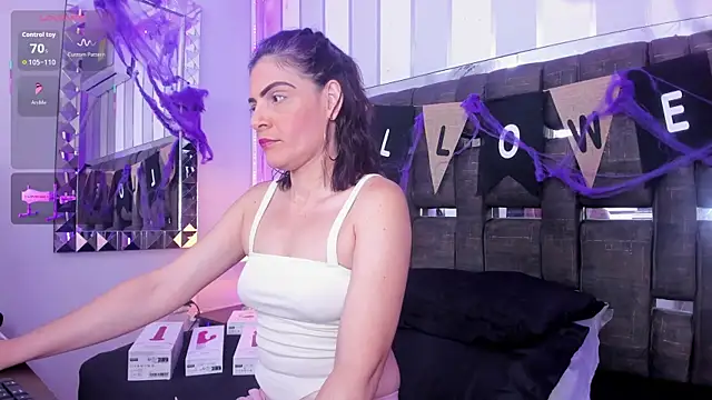 KatteMoss online show from October 24, 8:27 pm