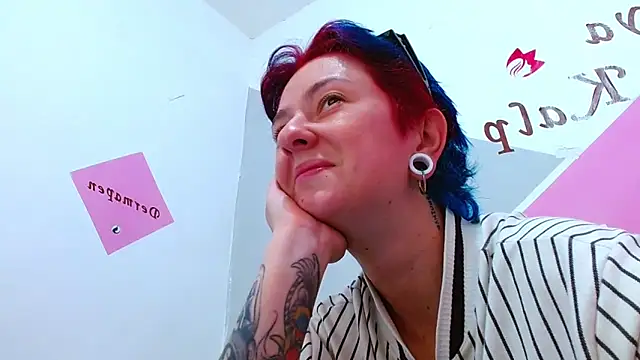 tomboyblue online show from March 18, 7:08 pm