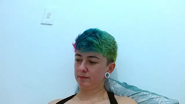 tomboyblue online show from November 12, 2:20 am