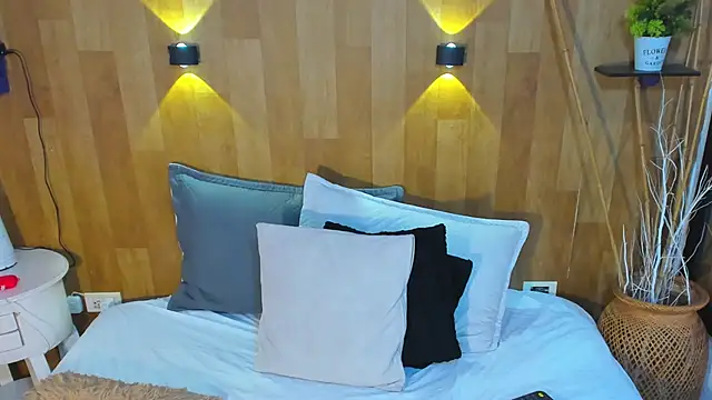 marianaa90 online show from March 9, 4:10 pm