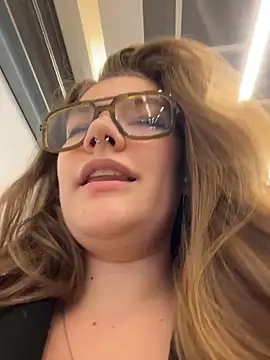 Holy Tereza online show from April 4, 5:01 pm