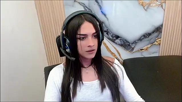 Dollbehavior  online show from September 13, 9:50 am