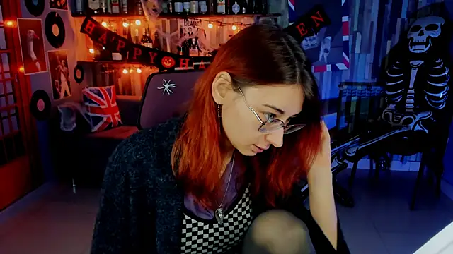 Snapshot of Orianna_Fox chatting on October 21, 9:24 am Orianna Fox online show from October 21, 9:24 am
