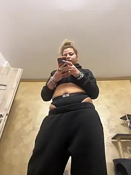 AllysonK online show from December 1, 2:20 pm