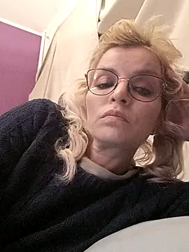 BritneyHudson online show from February 9, 4:31 pm