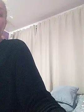 BritneyHudson online show from December 4, 5:32 am