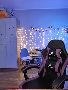 D0nna  online show from February 4, 9:40 pm