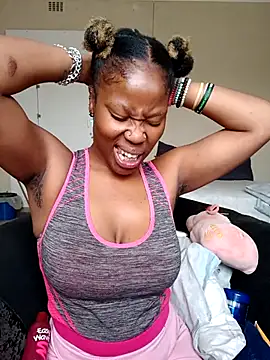 PerfectionBerrie online show from February 24, 9:30 am