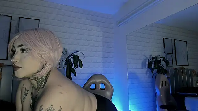 bella-green online show from October 27, 7:08 pm