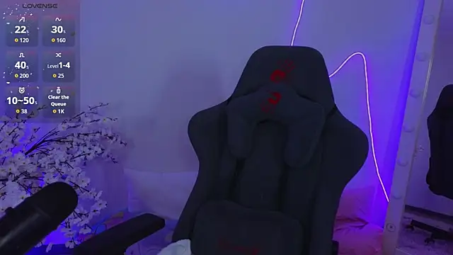 Hayle Hill online show from March 22, 12:49 am