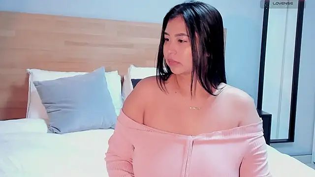  alaiasmile  online show from January 8, 8:57 pm