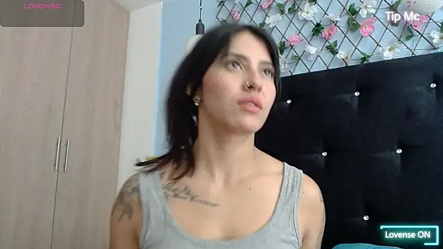 Snapshot of evatits_1 chatting on October 9, 12:09 pm evatits 1 online show from October 9, 12:09 pm