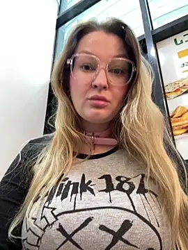 Teya moon  online show from March 17, 11:58 am