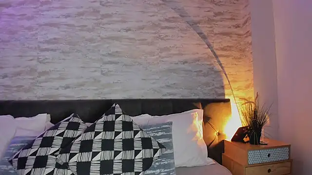 Anneth  M online show from March 31, 7:36 pm