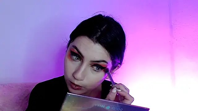 sophy rock online show from December 15, 9:20 pm