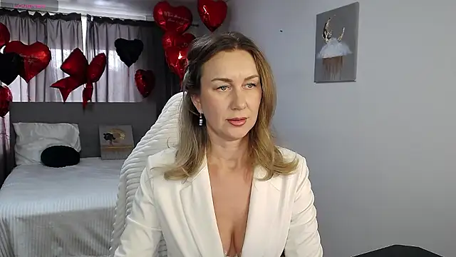 Vanessa Nowak online show from February 24, 8:35 am