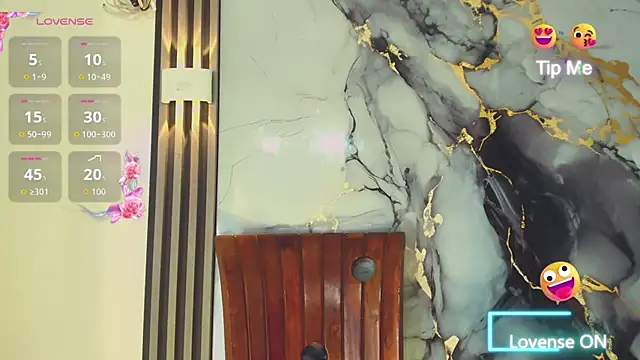 khiara moretti online show from February 17, 7:46 pm