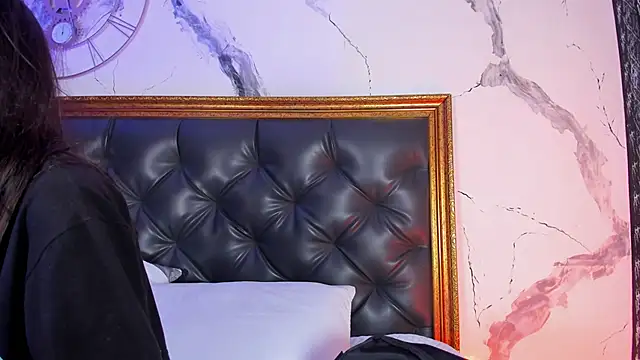 Agathaargent  online show from February 6, 4:49 am