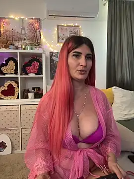 EvelynFrances online show from October 10, 8:52 am