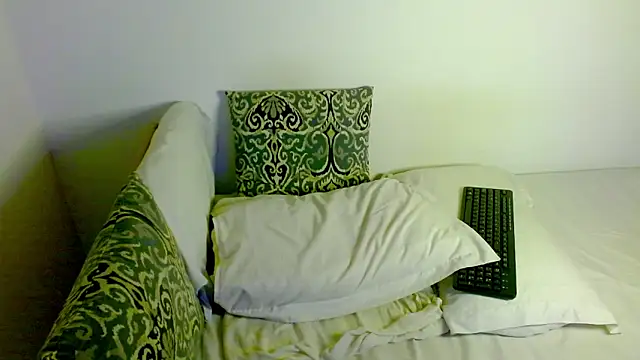 samanta r  online show from December 15, 8:36 pm