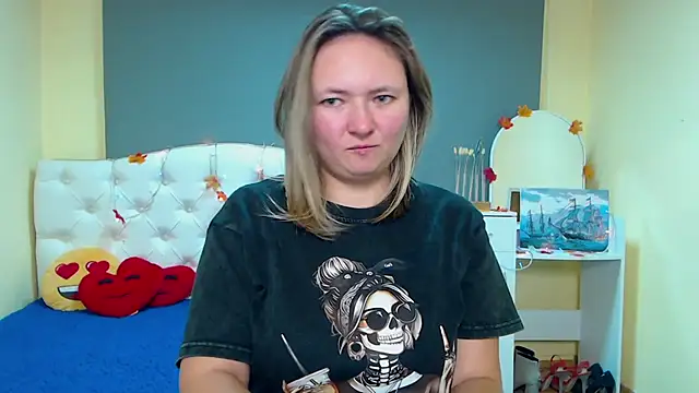 SallyVerda online show from November 18, 7:37 pm