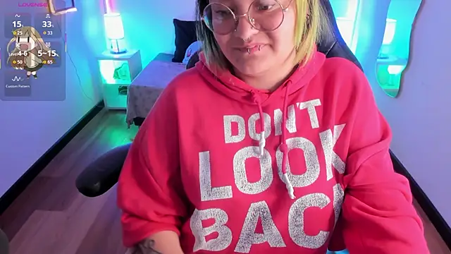 lucky-leah online show from November 6, 4:40 am