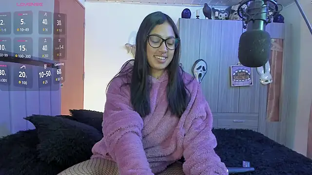 Snapshot of Kayla_foxxy chatting on October 21, 5:00 am Kayla foxxy online show from October 21, 5:00 am