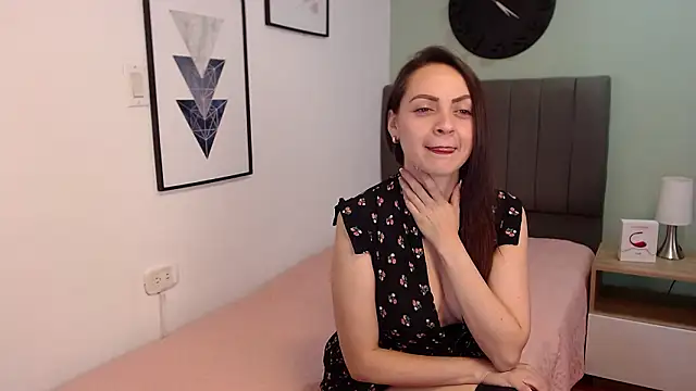 dory mia online show from February 17, 1:32 pm