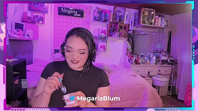 MegariaB online show from November 6, 4:40 am