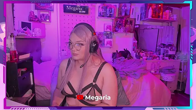 Snapshot of MegariaB chatting on October 17, 4:05 am MegariaB online show from October 17, 4:05 am