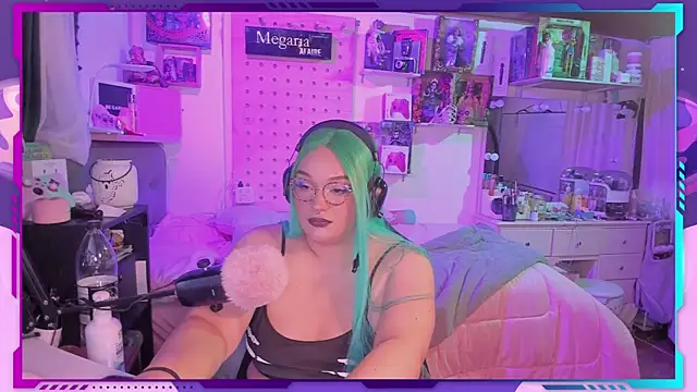 Snapshot of MegariaB chatting on October 4, 3:45 am MegariaB online show from October 4, 3:45 am