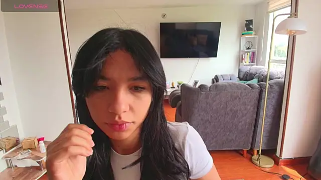 samy jonnes  online show from April 27, 3:09 pm