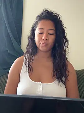 AshleyLoveee online show from April 1, 3:09 pm