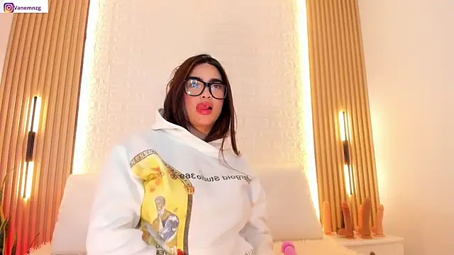 alyssa vargas online show from February 4, 5:54 am