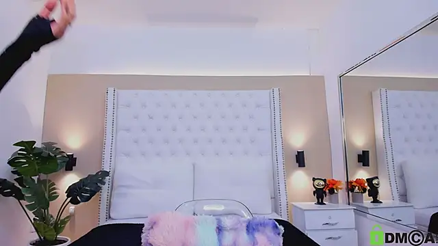 celeste wayne online show from December 3, 8:33 pm