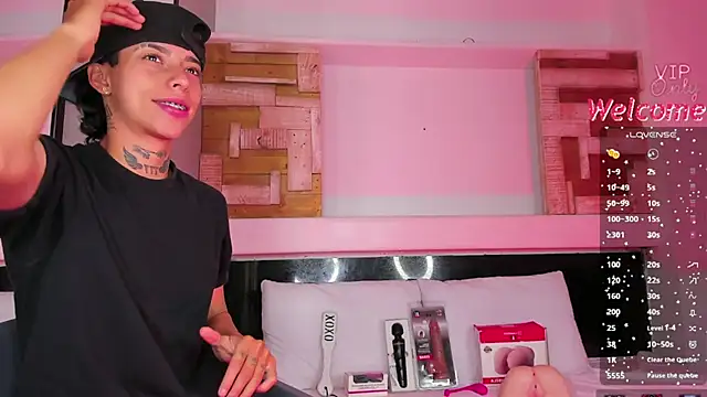 AmberAdams  online show from March 27, 1:34 pm