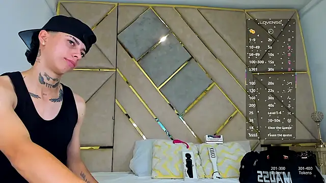 AmberAdams  online show from November 1, 4:00 pm