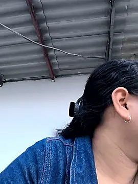 Francesca ferrari online show from March 31, 11:05 pm