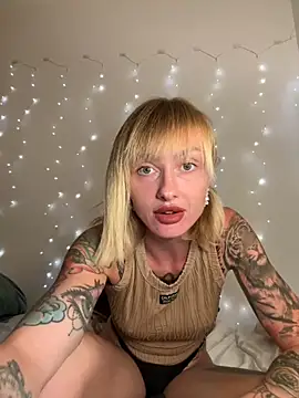 Snapshot of haileyhope_ chatting on October 1, 6:35 pm haileyhope  online show from October 1, 6:35 pm