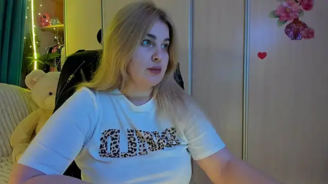 CoraSwon online show from March 5, 5:20 pm