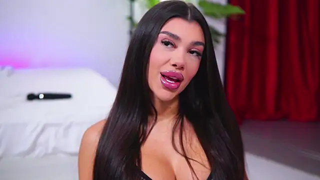 Snapshot of NatyDesiree chatting on October 9, 9:02 am NatyDesiree online show from October 9, 9:02 am