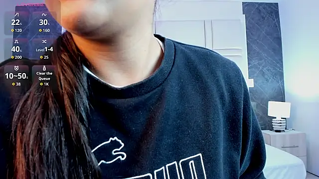 paulina sweett  online show from April 20, 12:30 pm