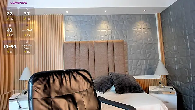 paulina sweett  online show from February 9, 1:02 pm