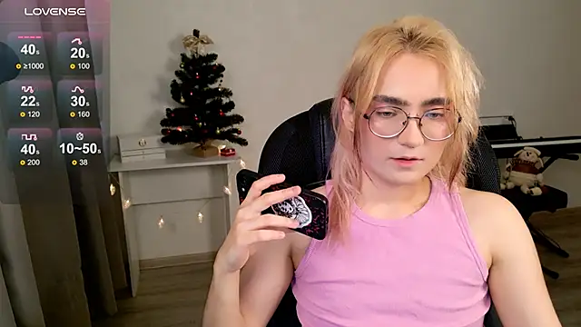 CuteYukiKun online show from December 19, 6:05 am