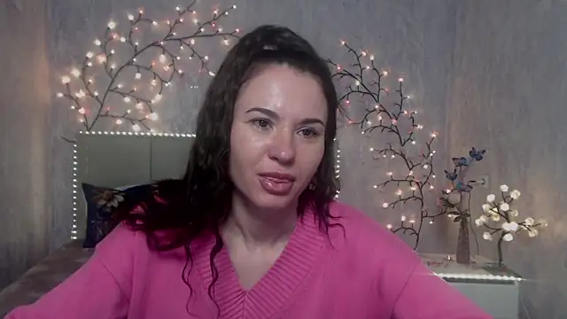 KaraCriegs online show from April 15, 8:20 pm