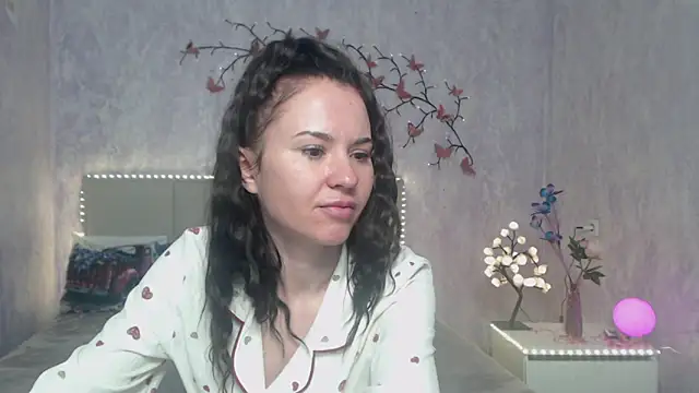 KaraCriegs online show from March 9, 2:48 am