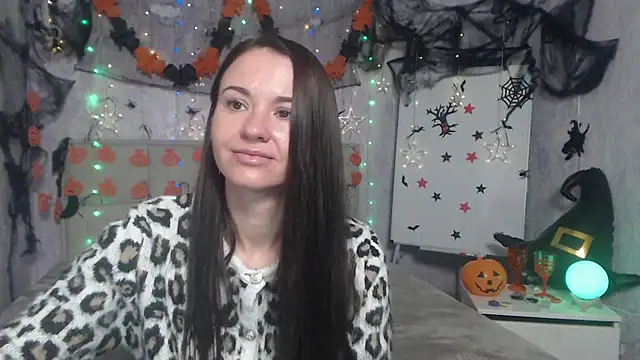 KaraCriegs online show from October 25, 5:31 pm