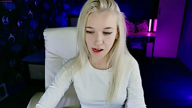 ShhhO O online show from September 8, 4:06 pm